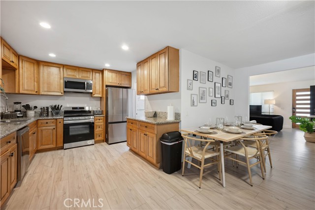 Detail Gallery Image 10 of 34 For 1916 E Lainie St, West Covina,  CA 91792 - 6 Beds | 2 Baths