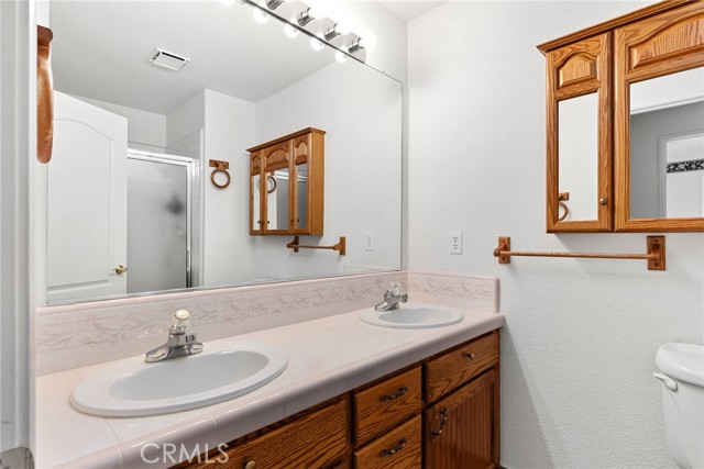 318 Meadowood Drive, Orland CA: https://media.crmls.org/medias/75b38c40-cc5b-4065-8267-3cb26d22d8b6.jpg