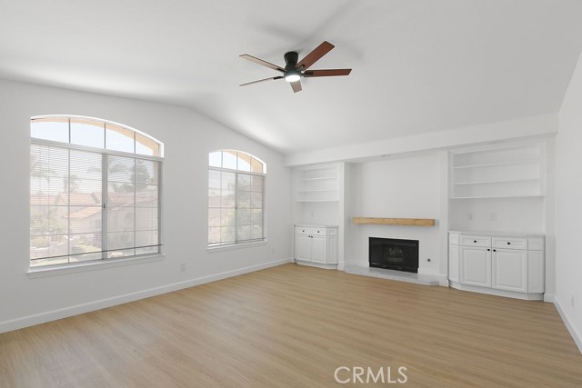 Detail Gallery Image 18 of 23 For 1726 Blossom Ct, Newbury Park,  CA 91320 - 4 Beds | 3 Baths