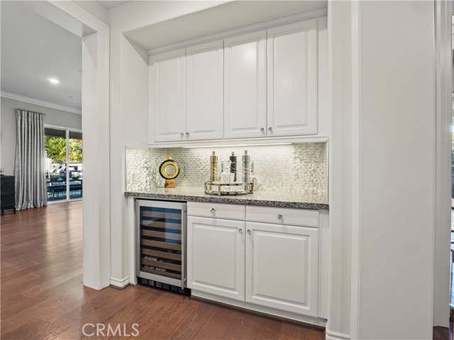 Detail Gallery Image 18 of 65 For 22385 Midtown Ct, Saugus,  CA 91350 - 5 Beds | 4/1 Baths