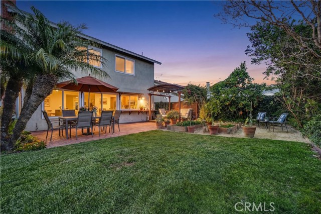 Detail Gallery Image 24 of 31 For 5552 Ridgebury Dr, Huntington Beach,  CA 92649 - 4 Beds | 2/1 Baths