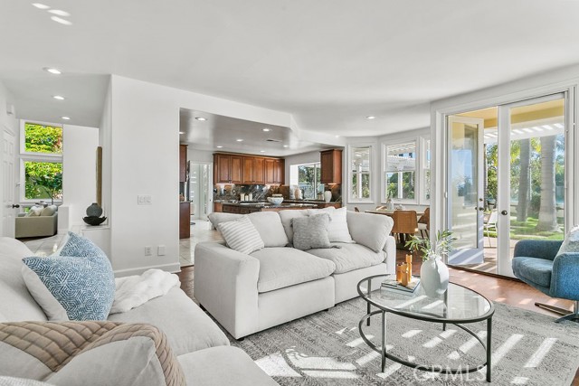 Detail Gallery Image 13 of 56 For 19 Harbor Pointe, Corona Del Mar,  CA 92625 - 4 Beds | 4/1 Baths