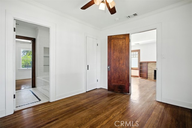 1206 N Keystone, Burbank CA: https://media.crmls.org/medias/75b46c3f-61df-4a46-9d6a-74bf2f72bfeb.jpg