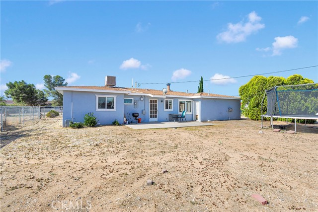 21822 Dotame Ave, Apple Valley CA: https://media.crmls.org/medias/75b4dd13-2fc6-4070-80a9-b901f83d40d2.jpg