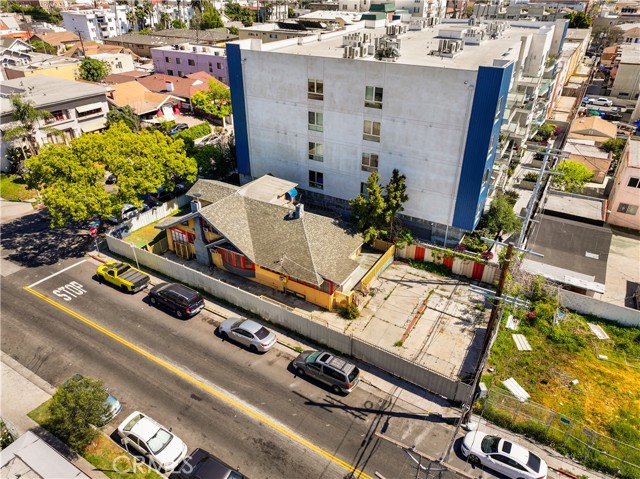 101 S. MARIPOSA AVE, Los Angeles CA: https://media.crmls.org/medias/75b5323f-c0fe-44fb-8acd-153565e0c29b.jpg