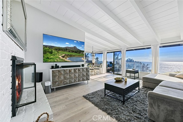 Detail Gallery Image 9 of 44 For 31261 Monterey St, Laguna Beach,  CA 92651 - 2 Beds | 1/1 Baths