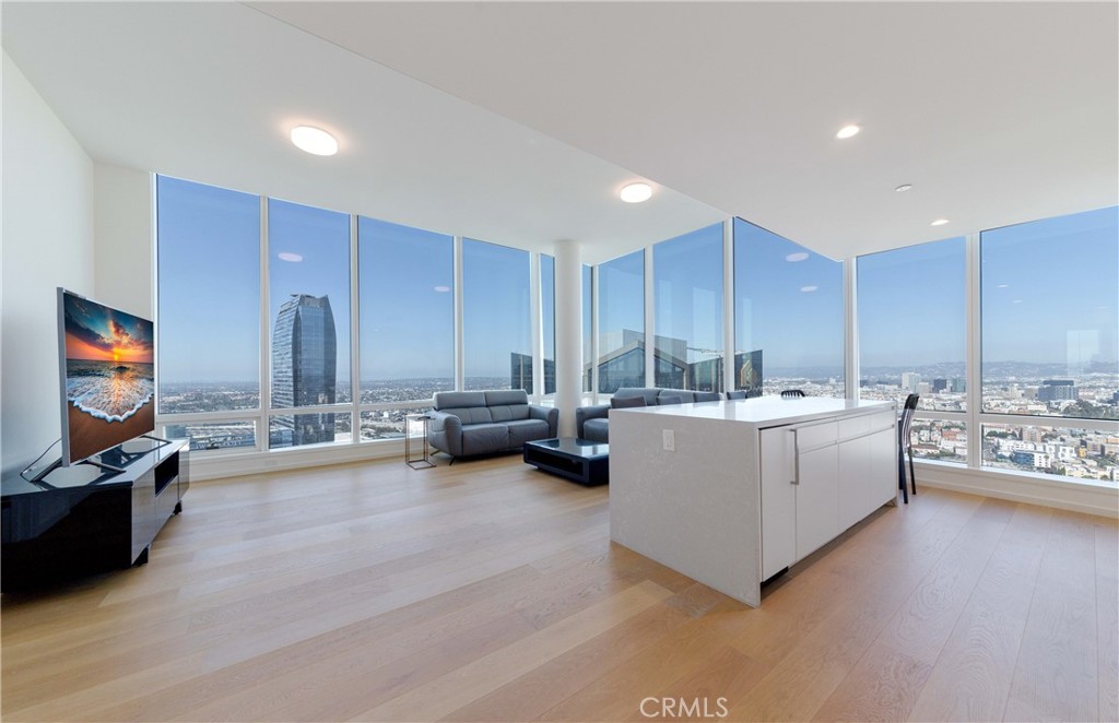 877 Francisco Street #4211