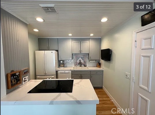 Detail Gallery Image 3 of 11 For 1649 Iowa St #D,  Costa Mesa,  CA 92626 - 2 Beds | 1 Baths