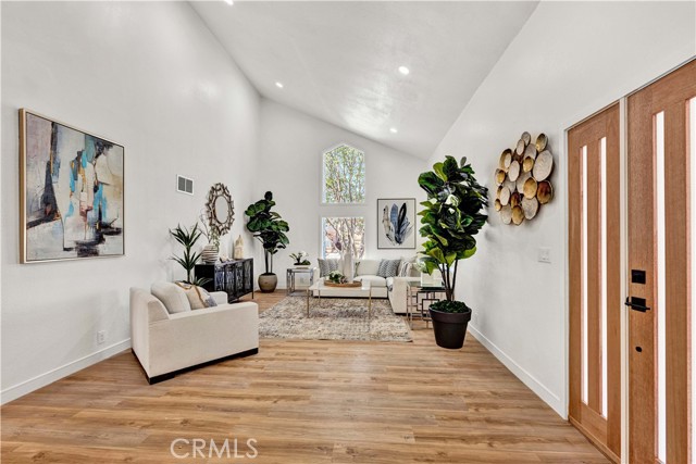Image 9 of 50 For 17837 San Rafael Street