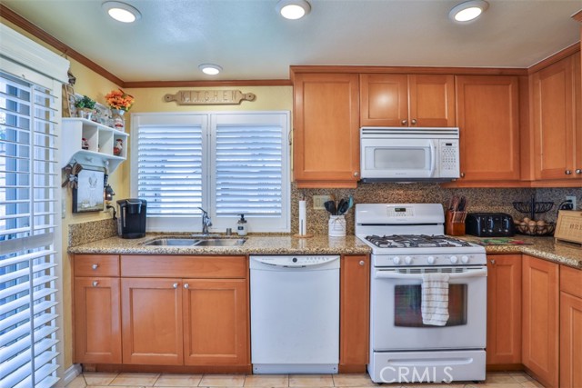 9793 Louise Way, Rancho Cucamonga CA: https://media.crmls.org/medias/75b7d6f6-821e-409f-9dba-63ced95e89f3.jpg