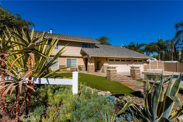 17927 Sun Hill Drive, Yorba Linda CA: https://media.crmls.org/medias/75b7f38f-01c4-4b1f-9890-03b1770c599b.jpg
