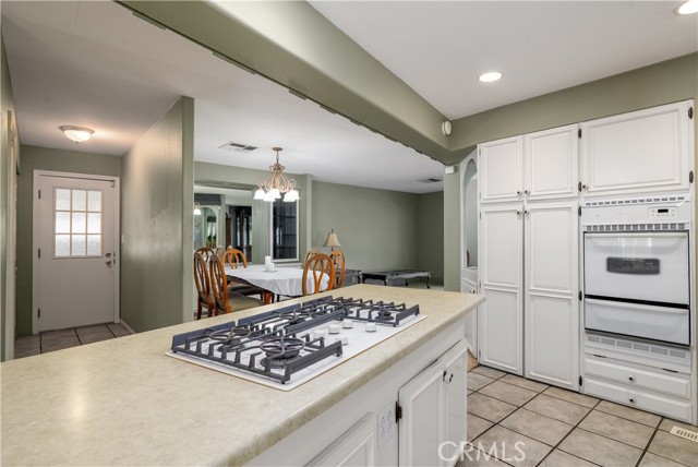 Detail Gallery Image 17 of 56 For 22958 Skylink, Canyon Lake,  CA 92587 - 2 Beds | 2 Baths