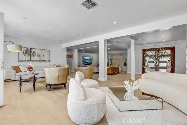 Detail Gallery Image 6 of 41 For 4936 Matula Dr, Tarzana,  CA 91356 - 3 Beds | 3 Baths