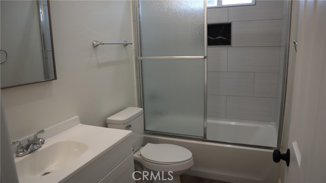 Detail Gallery Image 16 of 21 For 10408 Peach Ave, California City,  CA 93505 - 4 Beds | 3 Baths