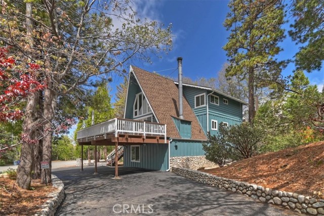 Detail Gallery Image 4 of 41 For 795 Bishorn, Lake Arrowhead,  CA 92352 - 3 Beds | 3 Baths