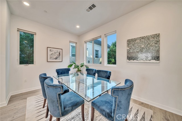 Detail Gallery Image 11 of 32 For 273 W 8th St, San Pedro,  CA 90731 - 4 Beds | 3/1 Baths