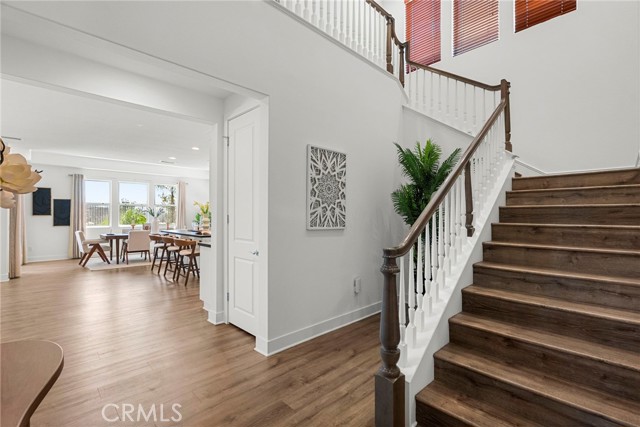 19162 Lauren Lane, Saugus CA: https://media.crmls.org/medias/75bea960-2ebd-435b-80e4-a12ccecb4a1f.jpg