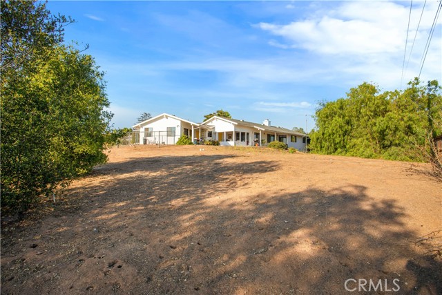 711 Tumble Creek Lane, Fallbrook CA: https://media.crmls.org/medias/75bf0739-d352-45a6-a6f7-5eeb980e2ad5.jpg