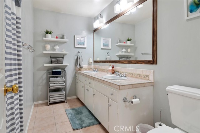 20451 Bermuda Street, Chatsworth CA: https://media.crmls.org/medias/75bfc063-d79e-4ce5-9220-38d04ca5f832.jpg