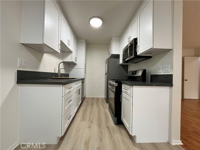 Detail Gallery Image 4 of 12 For 1658 Colby #3,  Los Angeles,  CA 90025 - 0 Beds | 1 Baths