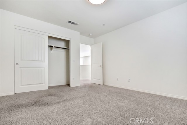 Detail Gallery Image 10 of 21 For 5594 Skimmer Dr, Jurupa Valley,  CA 91752 - 5 Beds | 3 Baths
