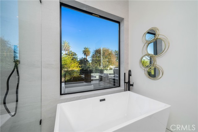 Detail Gallery Image 41 of 52 For 4634 Cedros Ave, Sherman Oaks,  CA 91403 - 4 Beds | 5/1 Baths