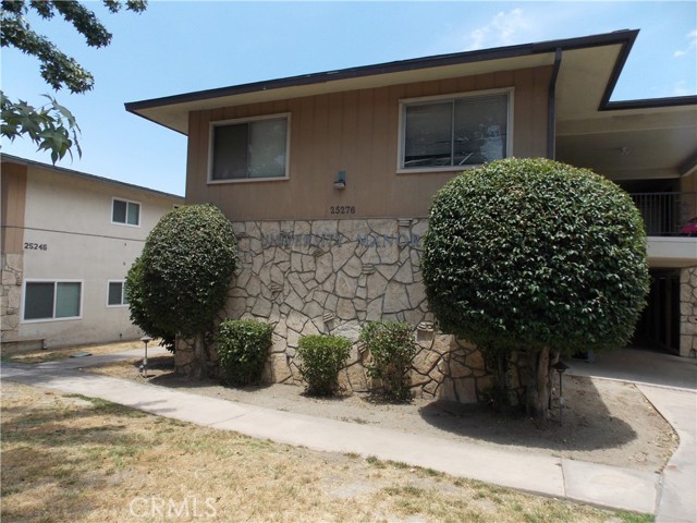 25276 Barton Road, Loma Linda CA: https://media.crmls.org/medias/75c11b96-d90c-452a-843a-21e8fff79343.jpg