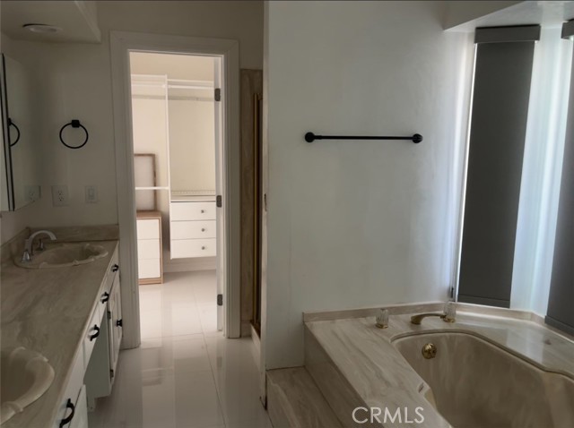 28123 Oak Spring Canyon Road, Canyon Country CA: https://media.crmls.org/medias/75c1419e-b8a8-4f12-898d-b9593231776e.jpg