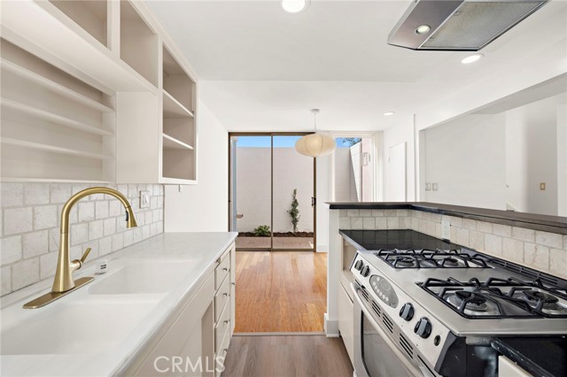 Detail Gallery Image 9 of 33 For 344 Prospect, Newport Beach,  CA 92663 - 3 Beds | 2 Baths