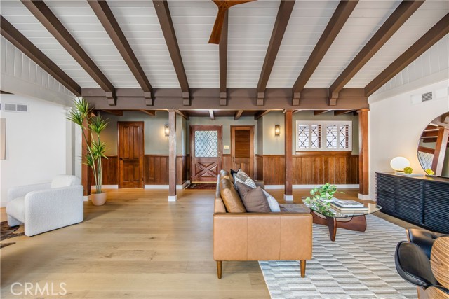 Detail Gallery Image 5 of 53 For 1430 La Perla Ave, Long Beach,  CA 90815 - 4 Beds | 3/1 Baths