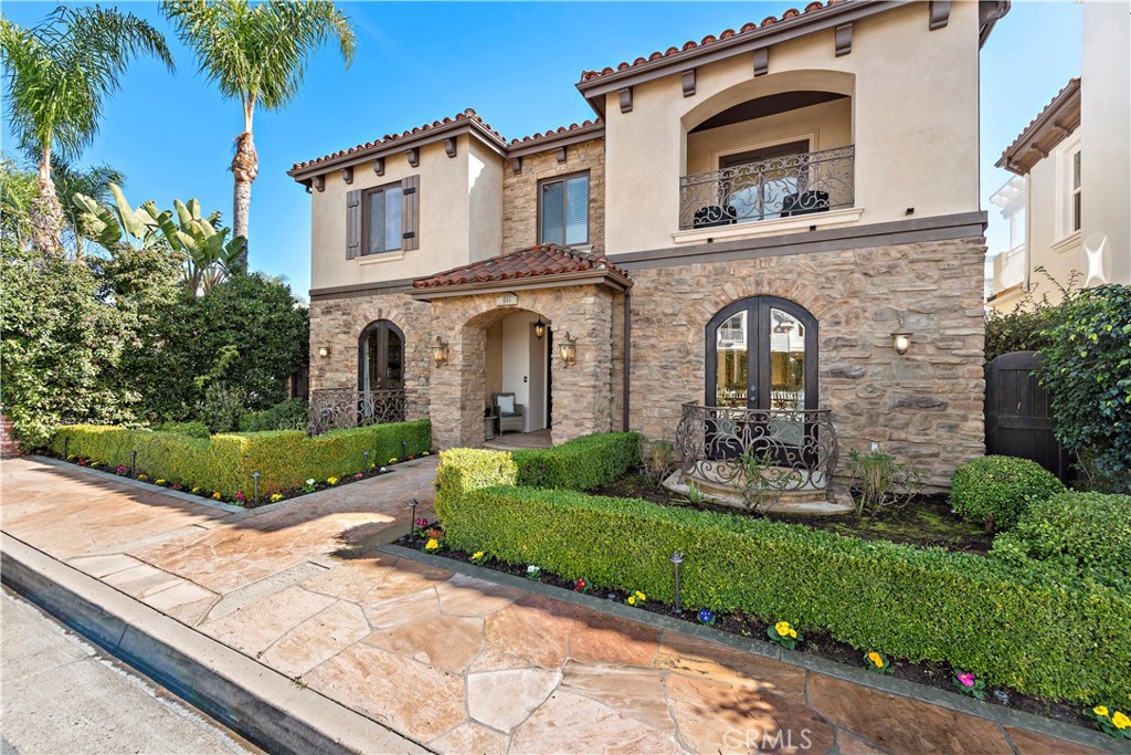 MLS #OC26159628 image #1