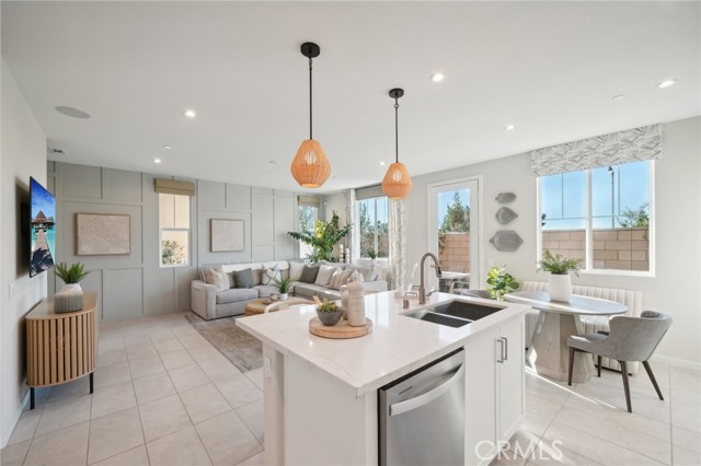 MODEL HOME 1650 KITCHEN