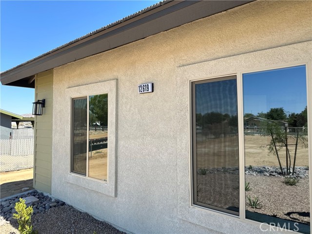 Detail Gallery Image 5 of 34 For 12595 Central Rd, Apple Valley,  CA 92307 - 4 Beds | 3 Baths