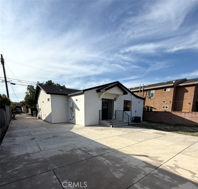 Detail Gallery Image 14 of 14 For 9326 Holmes Ave, Los Angeles,  CA 90002 - 4 Beds | 3 Baths