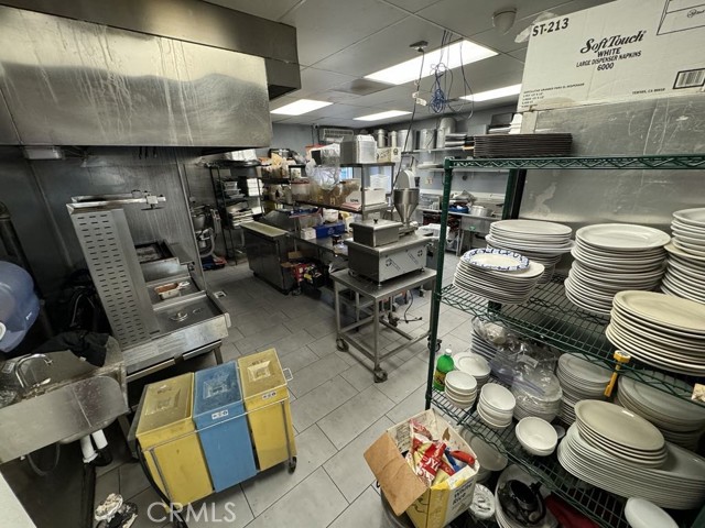 1714 W Chapman Avenue, Orange CA: https://media.crmls.org/medias/75c49745-d4b8-4839-938e-5aade406da57.jpg