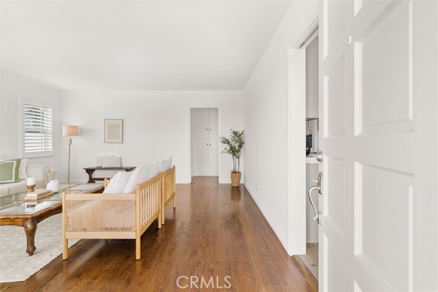 Detail Gallery Image 4 of 44 For 243 S Hanford, San Pedro,  CA 90732 - 3 Beds | 2 Baths