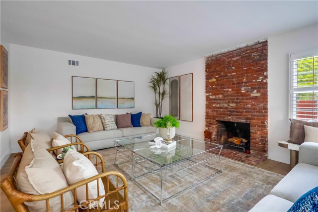 1522 W 1st Street, San Pedro CA: https://media.crmls.org/medias/75c5f615-1e15-44f5-a1ca-13da3fc4d3e1.jpg