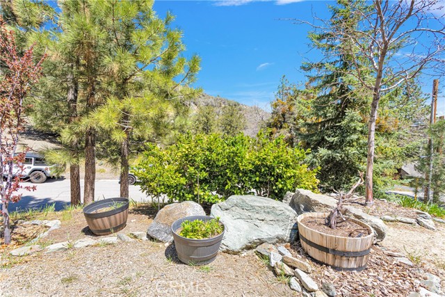 Detail Gallery Image 7 of 66 For 26610 Timberline Dr, Wrightwood,  CA 92397 - 4 Beds | 2/1 Baths