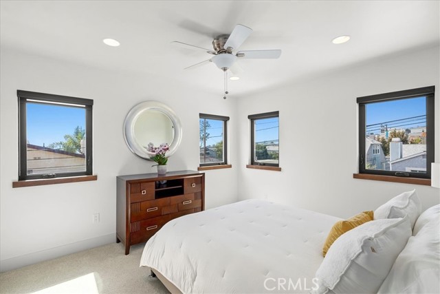 1032 6th, Hermosa Beach, California 90254, 4 Bedrooms Bedrooms, ,3 BathroomsBathrooms,Residential,Sold,6th,SB22136354