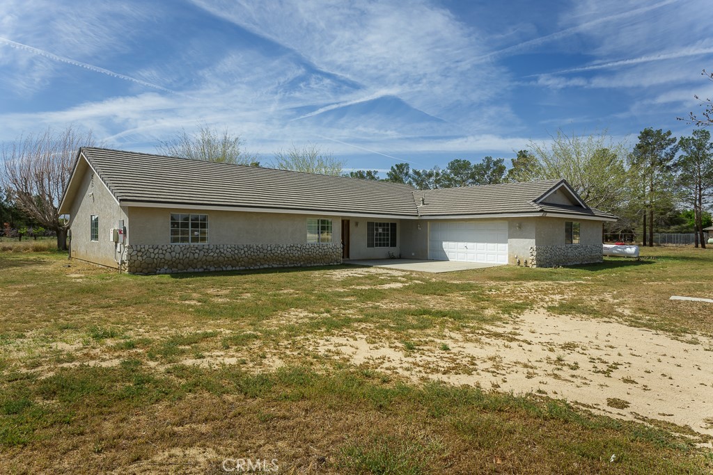 8718 W Avenue D12