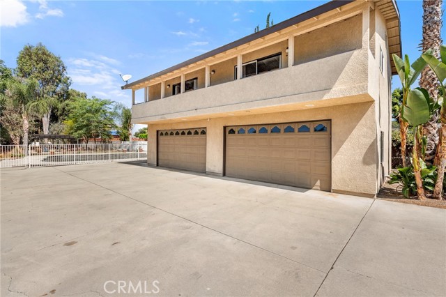 12596 Ross Avenue, Chino CA: https://media.crmls.org/medias/75c8bc06-bced-4aae-a64d-4ec74af71040.jpg