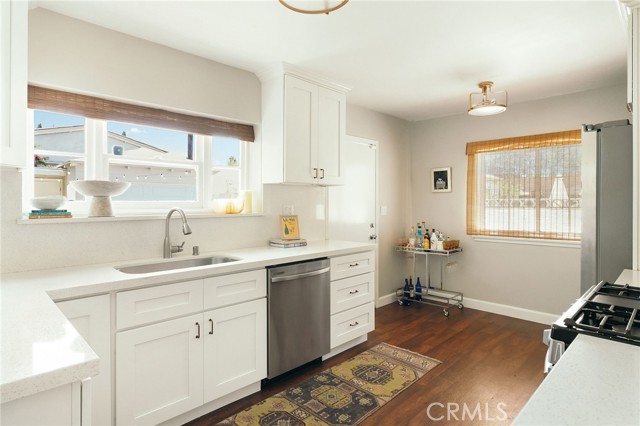 2319 S Corning Street, Los Angeles CA: https://media.crmls.org/medias/75c8e128-a64e-4897-9be1-41f853771dd8.jpg