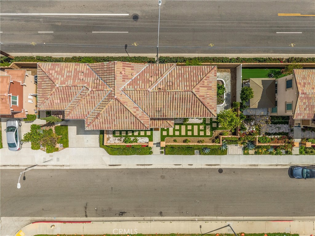 https://media.crmls.org/medias/75c8e9f4-0d2c-4f9e-9be5-e8afc31b39cc.jpg?preset=X-Large