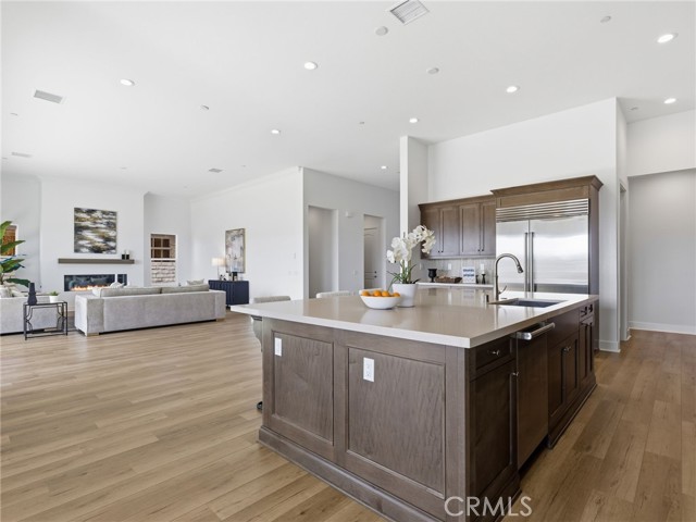 Detail Gallery Image 9 of 36 For 24150 W Corte Zafiro, Valencia,  CA 91354 - 4 Beds | 4/1 Baths