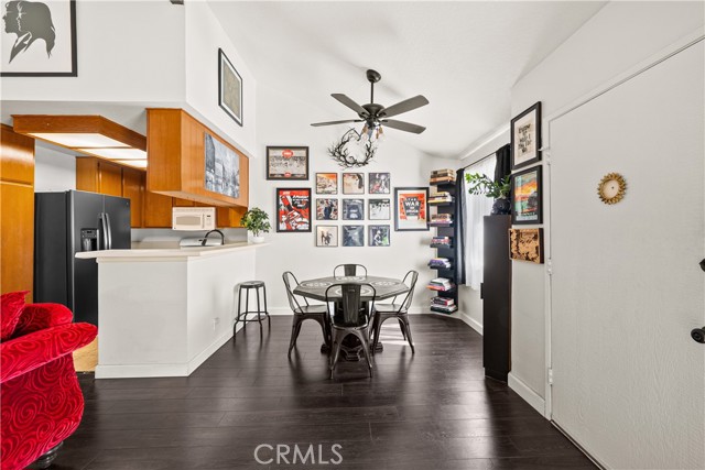 Detail Gallery Image 8 of 43 For 13144 Bromont, Sylmar,  CA 91342 - 2 Beds | 2 Baths