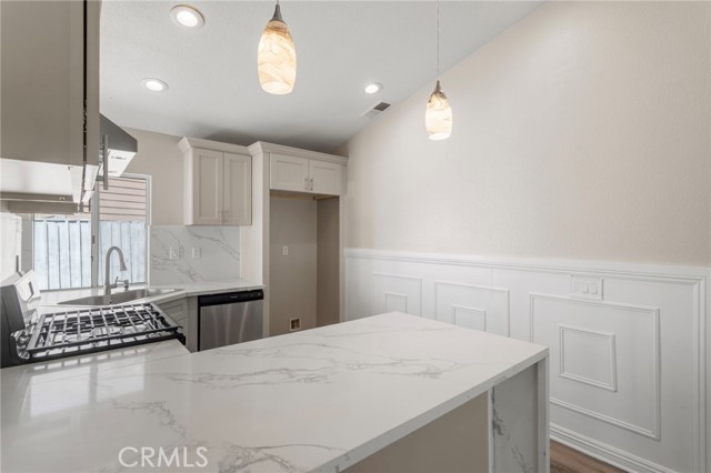 25690 Monica Way, Menifee CA: https://media.crmls.org/medias/75ca8c19-f93b-4a89-bf97-797c478234f7.jpg