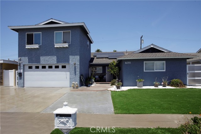 6051 Summerdale Drive, Huntington Beach CA: https://media.crmls.org/medias/75caadb8-97bb-4524-912e-f8b56b2b2964.jpg