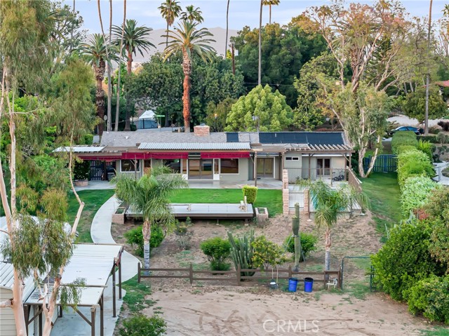 2886 Mcallister Street, Riverside CA: https://media.crmls.org/medias/75cb8d72-152c-4d7a-8b73-81cc551456ae.jpg