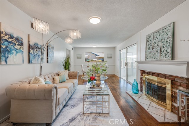 Detail Gallery Image 6 of 31 For 1313 W Ash Ave, Fullerton,  CA 92833 - 3 Beds | 2 Baths