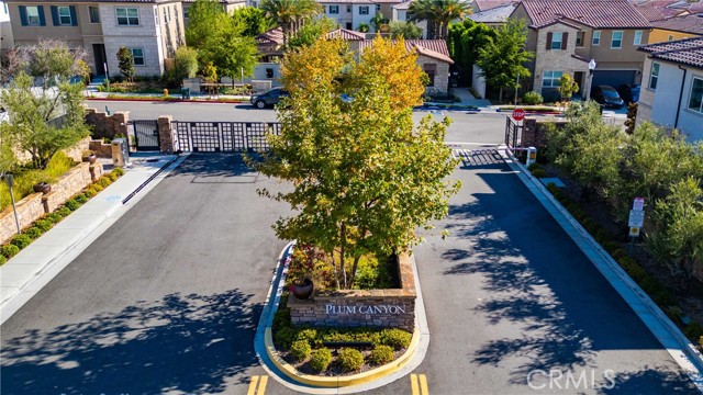 Detail Gallery Image 2 of 61 For 19127 Malabar St, Canyon Country,  CA 91351 - 5 Beds | 4 Baths